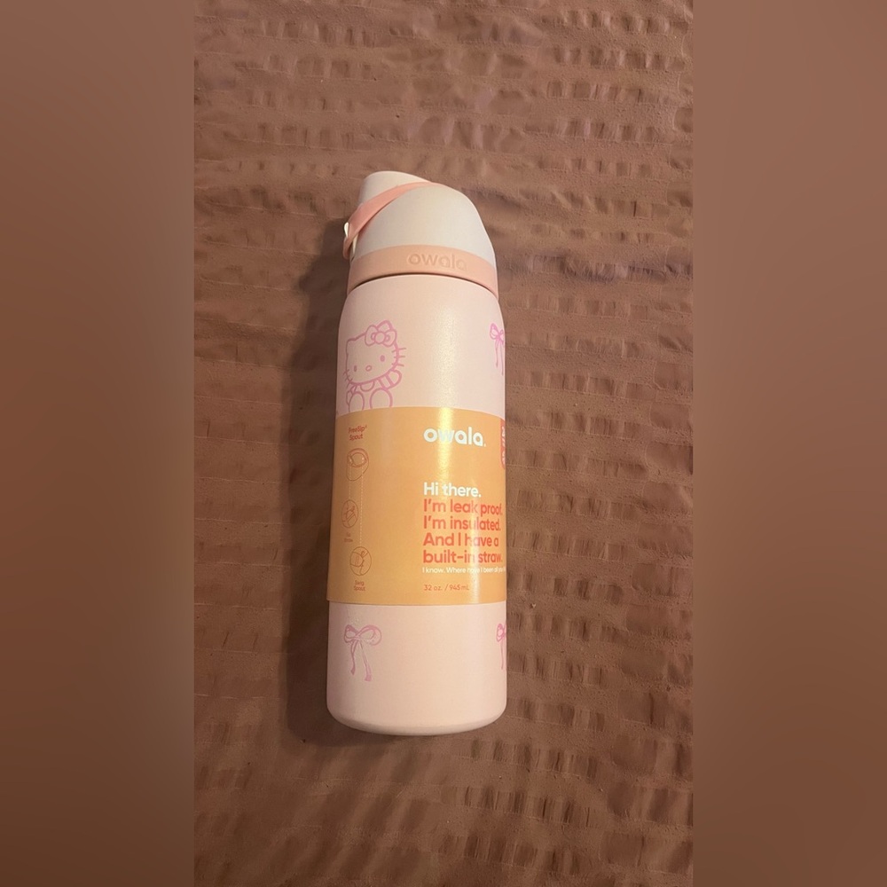 Hello Kitty Owala 32 oz water bottle